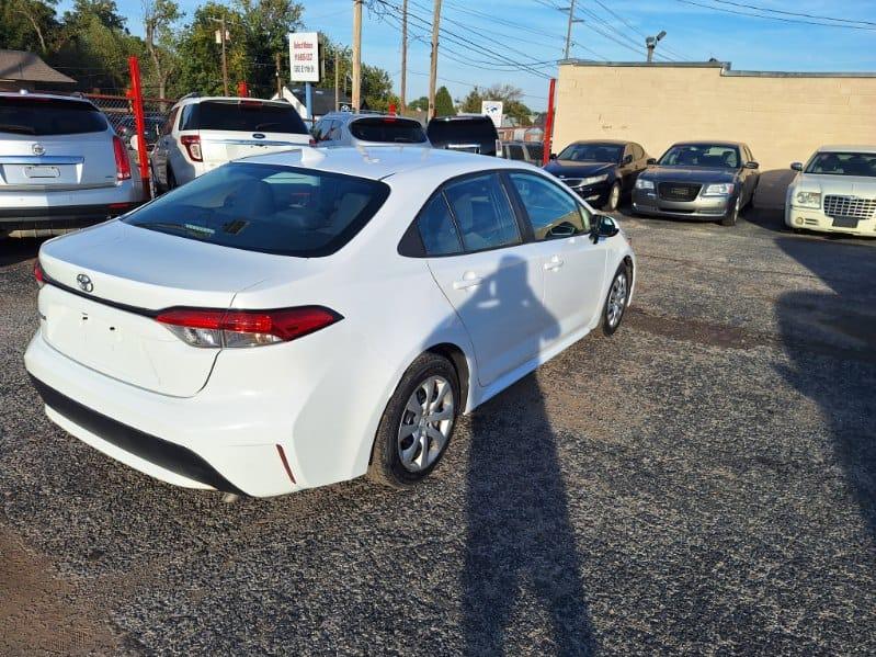 Toyota Corolla LE 2021