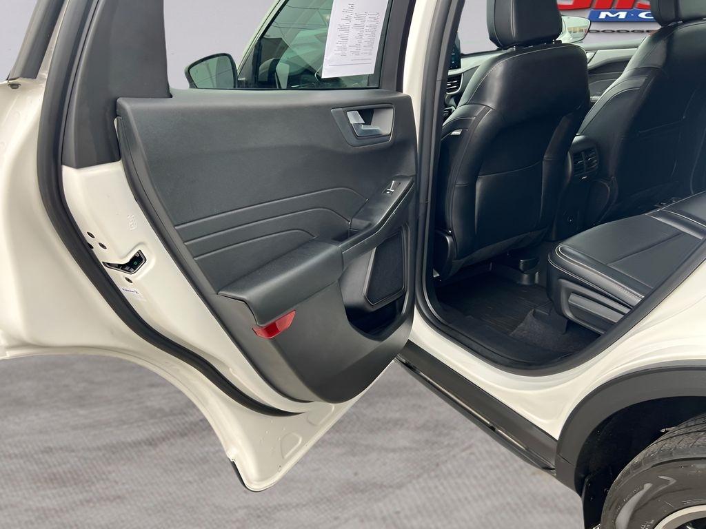 Ford Escape Platinum AWD 2023