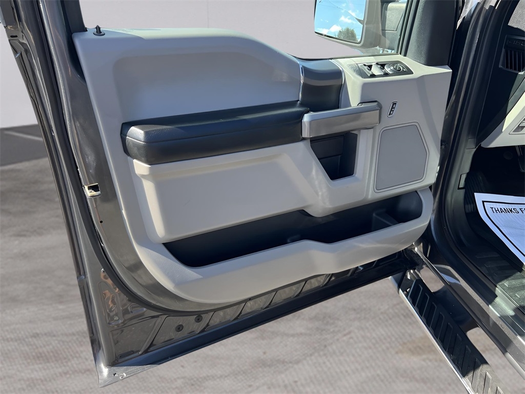 Ford F-150 King-Ranch SuperCrew 5.5-ft. 4WD 2019 Ford F-150 King-Ranch SuperCrew 5.5-ft. 4WD 2019