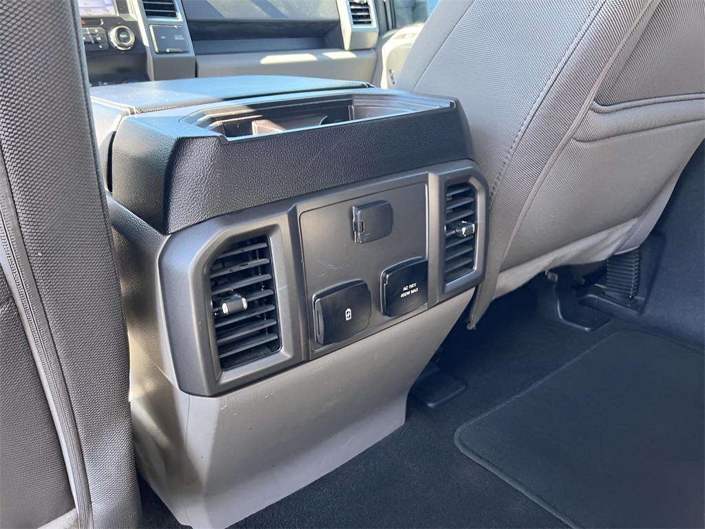 Ford F-150 King-Ranch SuperCrew 5.5-ft. 4WD 2019 Ford F-150 King-Ranch SuperCrew 5.5-ft. 4WD 2019