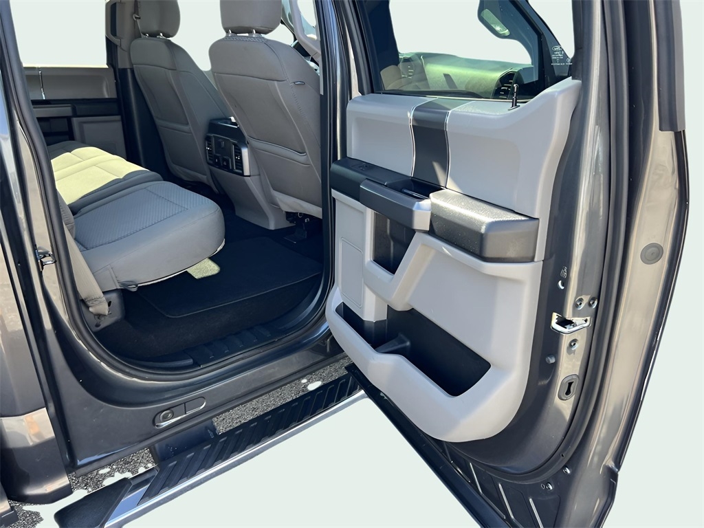 Ford F-150 King-Ranch SuperCrew 5.5-ft. 4WD 2019 Ford F-150 King-Ranch SuperCrew 5.5-ft. 4WD 2019