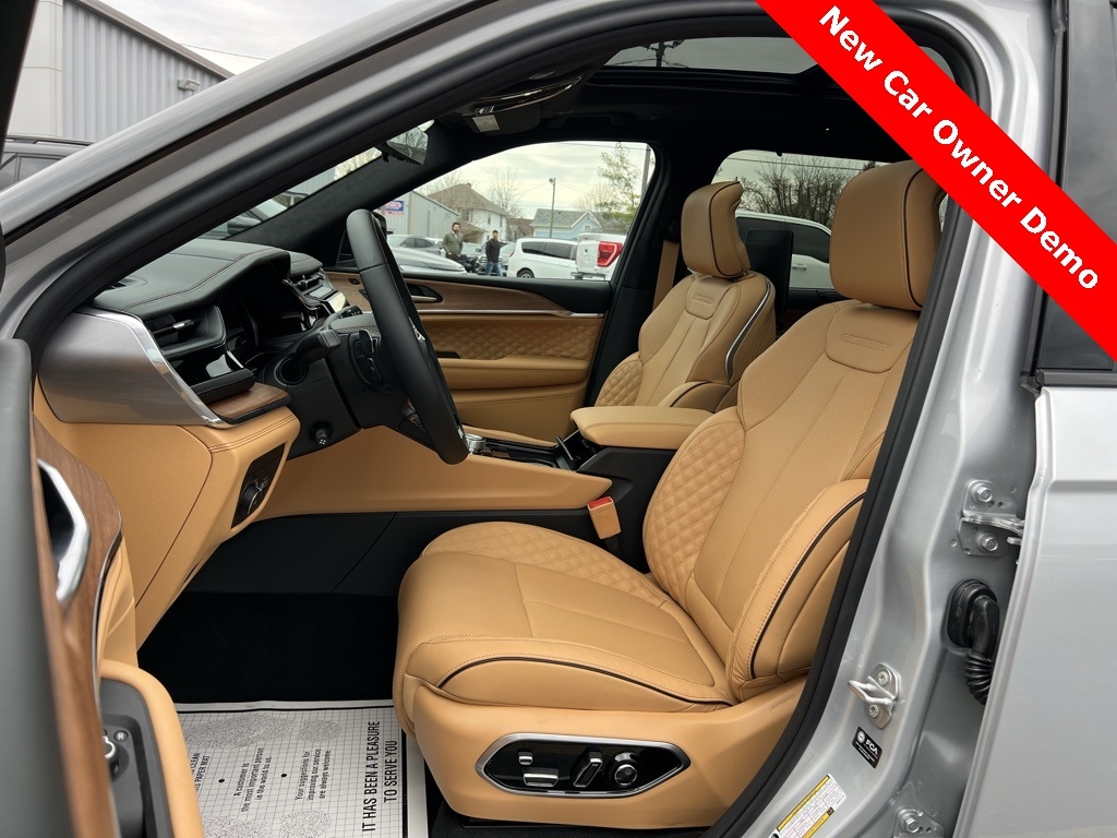 Jeep Grand Cherokee L Summit 4WD 2025