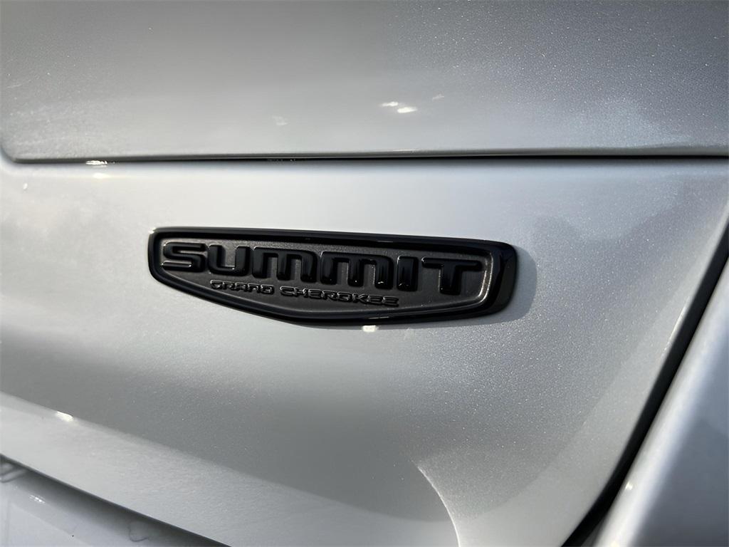 Jeep Grand Cherokee L Summit 4WD 2025