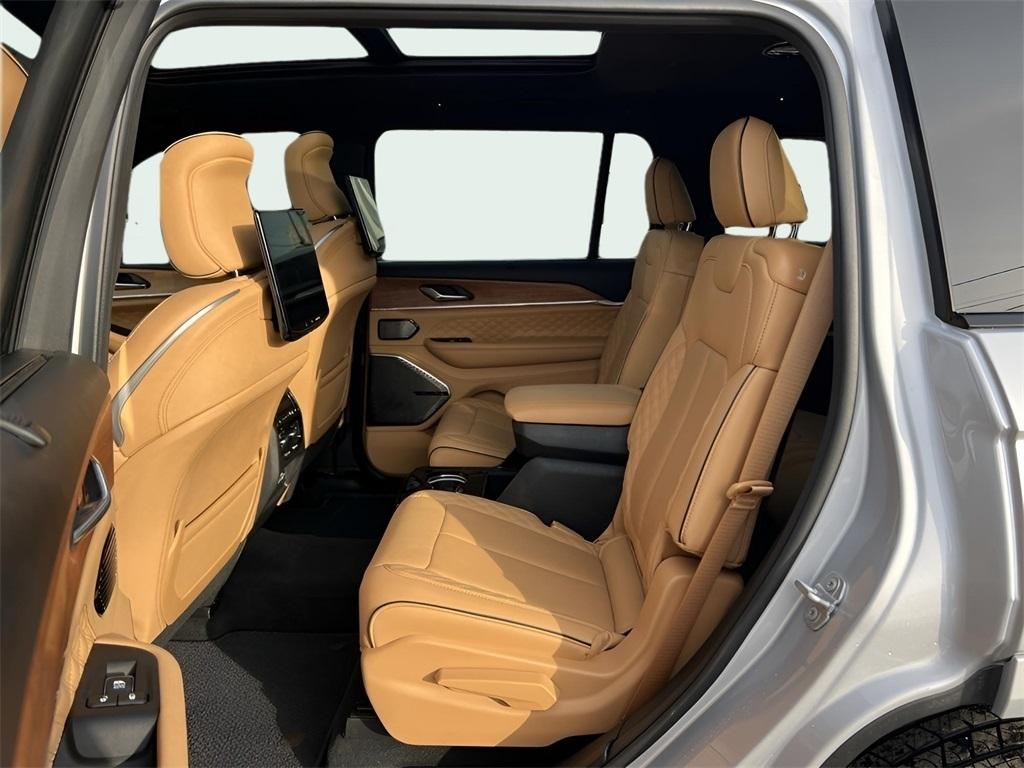 Jeep Grand Cherokee L Summit 4WD 2025