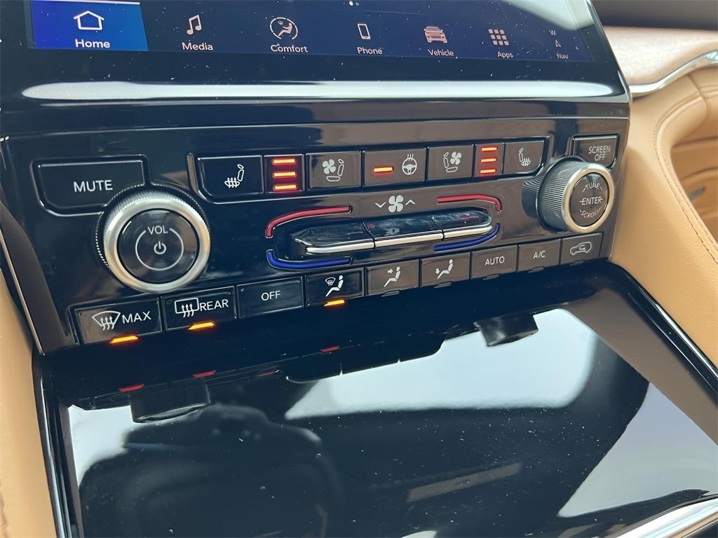 Jeep Grand Cherokee L Summit 4WD 2025