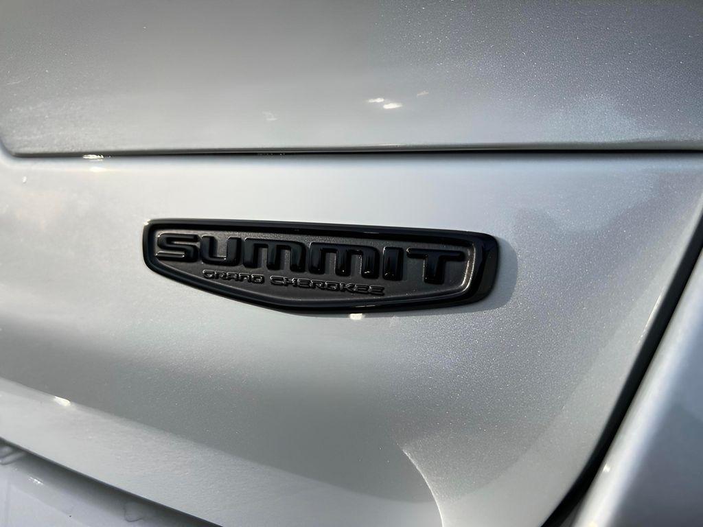 Jeep Grand Cherokee L Summit 4WD 2025