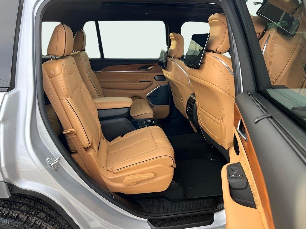 Jeep Grand Cherokee L Summit 4WD 2025