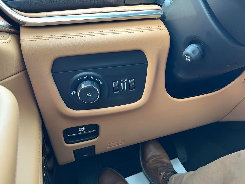 Jeep Grand Cherokee L Summit 4WD 2025