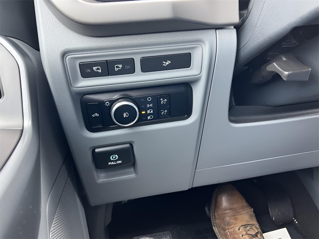 Ford F-150 XLT SuperCrew 4WD 2024