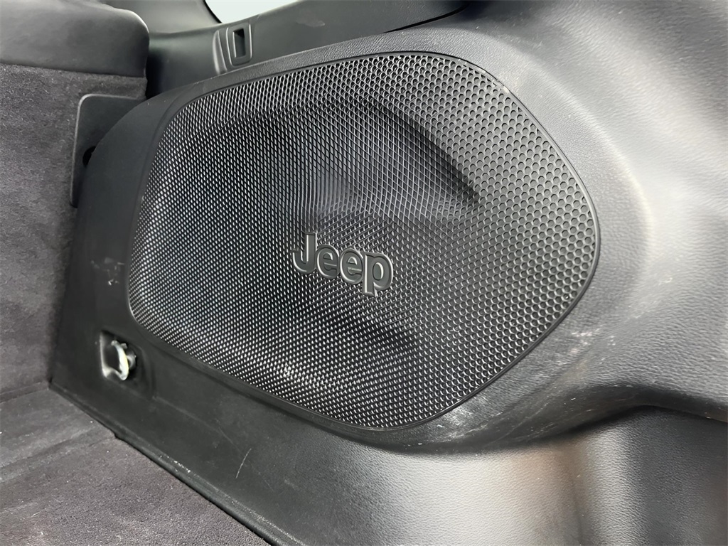 Jeep Cherokee Latitude Lux 4WD 2023 Jeep Cherokee Latitude Lux 4WD 2023