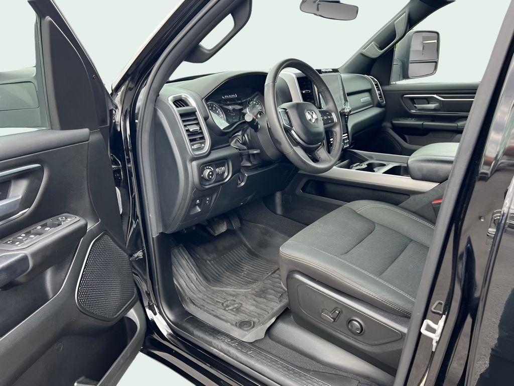 RAM 1500 Big Horn Crew Cab SWB 4WD 2025