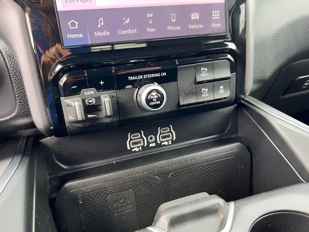 RAM 1500 Big Horn Crew Cab SWB 4WD 2025