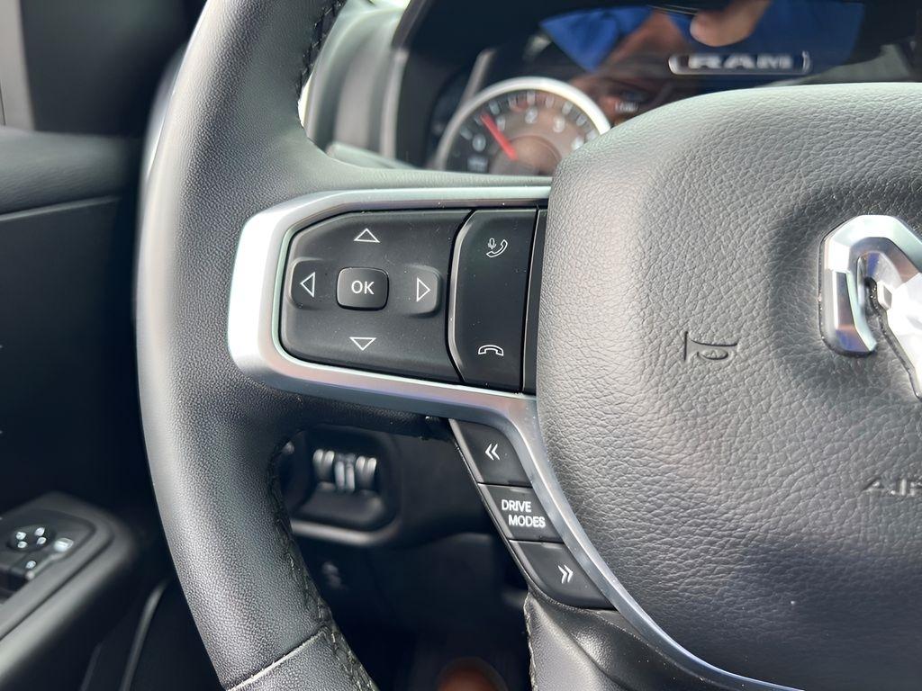 RAM 1500 Big Horn Crew Cab SWB 4WD 2025