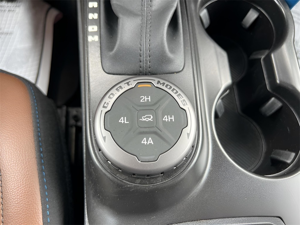 Ford Bronco Outer Banks 4-Door w/Advanced 2022 Ford Bronco Outer Banks 4-Door w/Advanced 2022