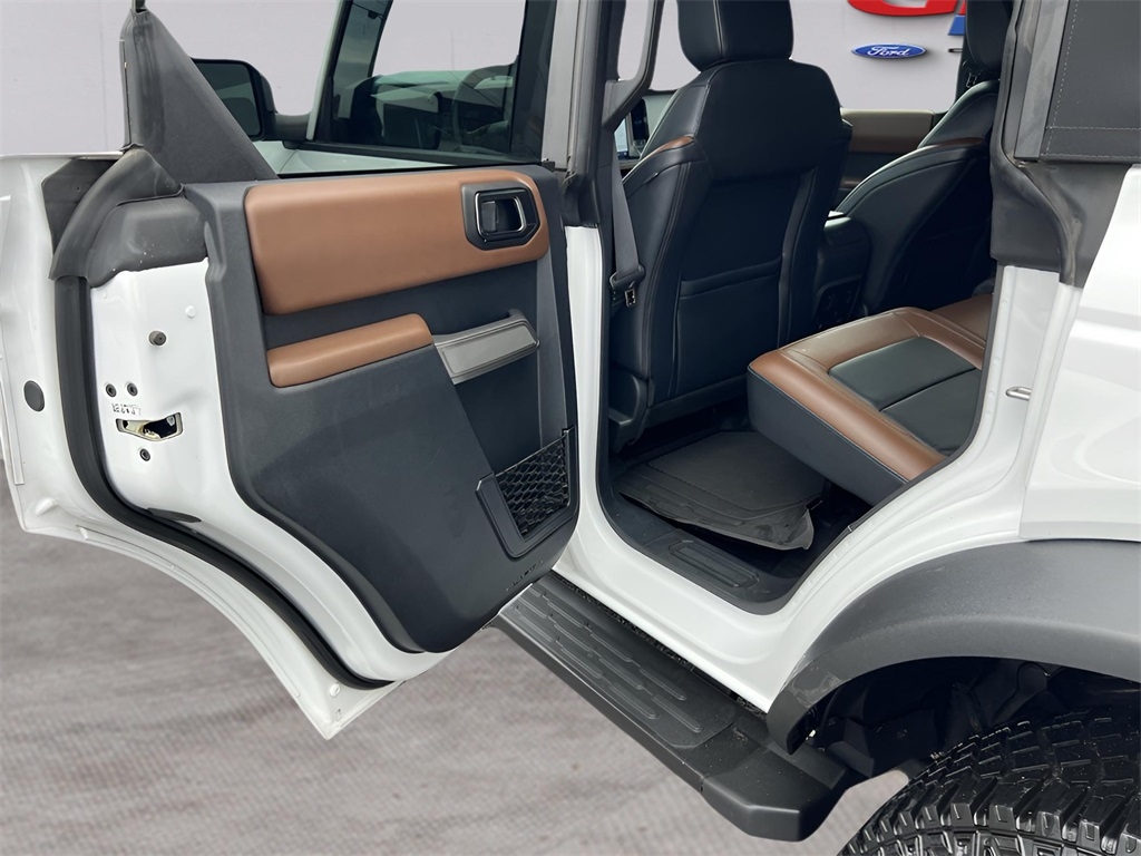 Ford Bronco Outer Banks 4-Door w/Advanced 2022 Ford Bronco Outer Banks 4-Door w/Advanced 2022