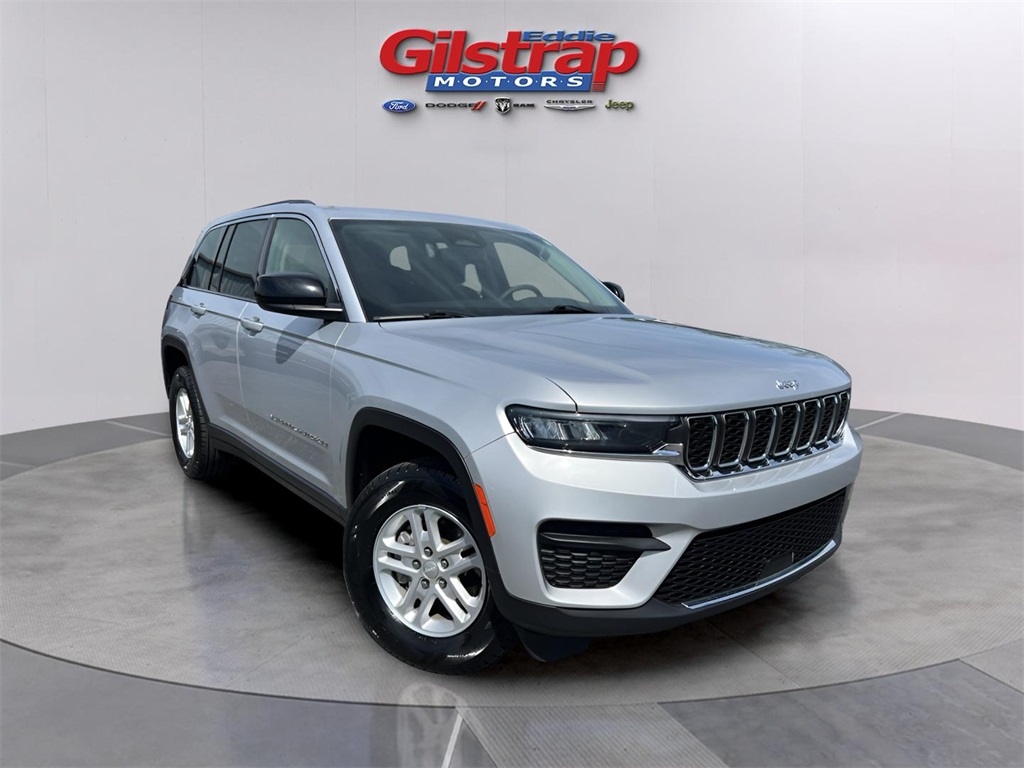 Jeep Grand Cherokee Laredo 4WD 2023