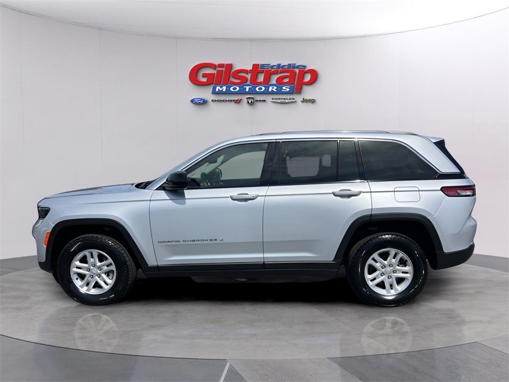 Jeep Grand Cherokee Laredo 4WD 2023