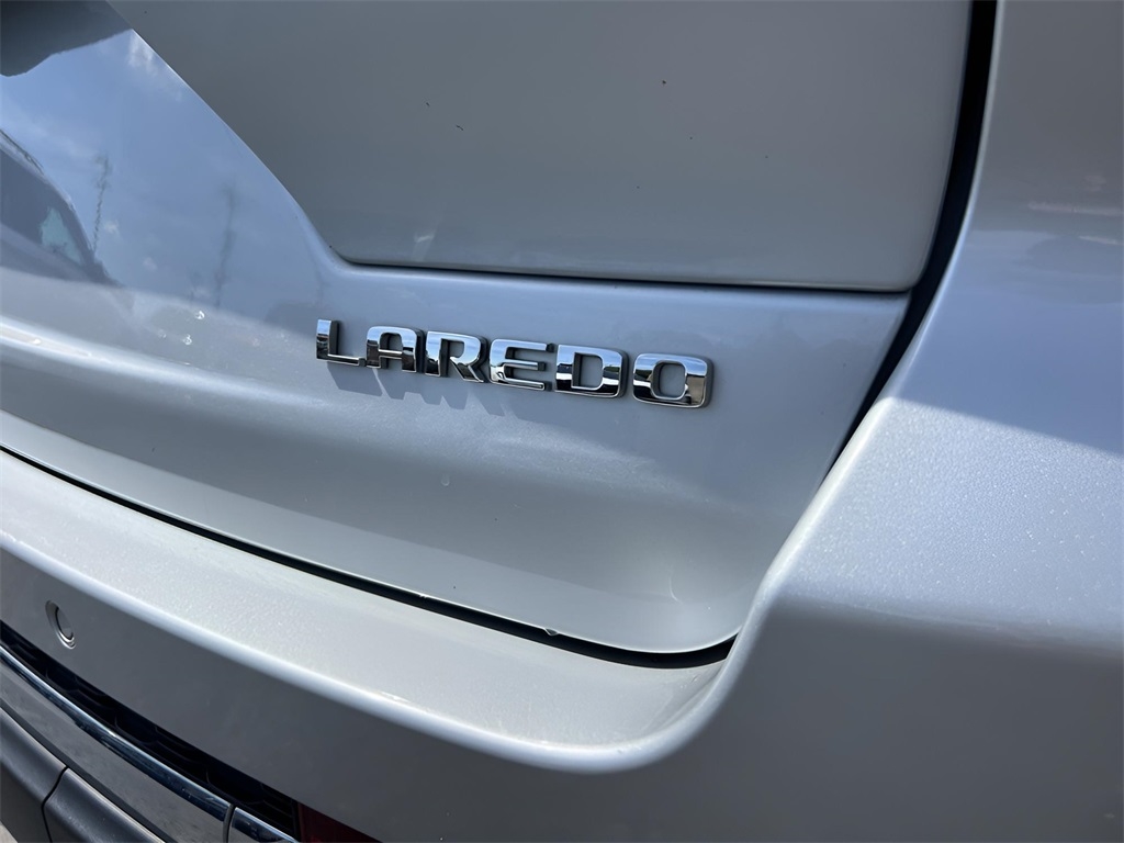 Jeep Grand Cherokee Laredo 4WD 2023