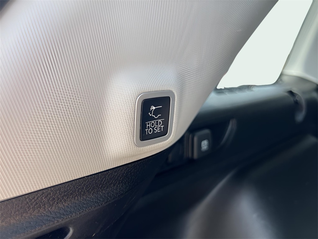 Jeep Grand Cherokee Laredo 4WD 2023