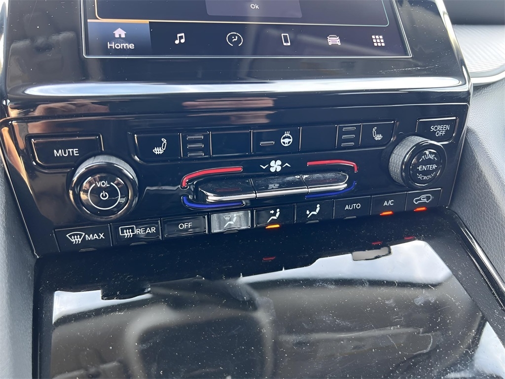 Jeep Grand Cherokee Laredo 4WD 2023