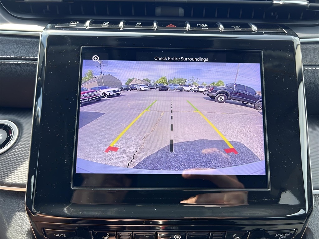 Jeep Grand Cherokee Laredo 4WD 2023