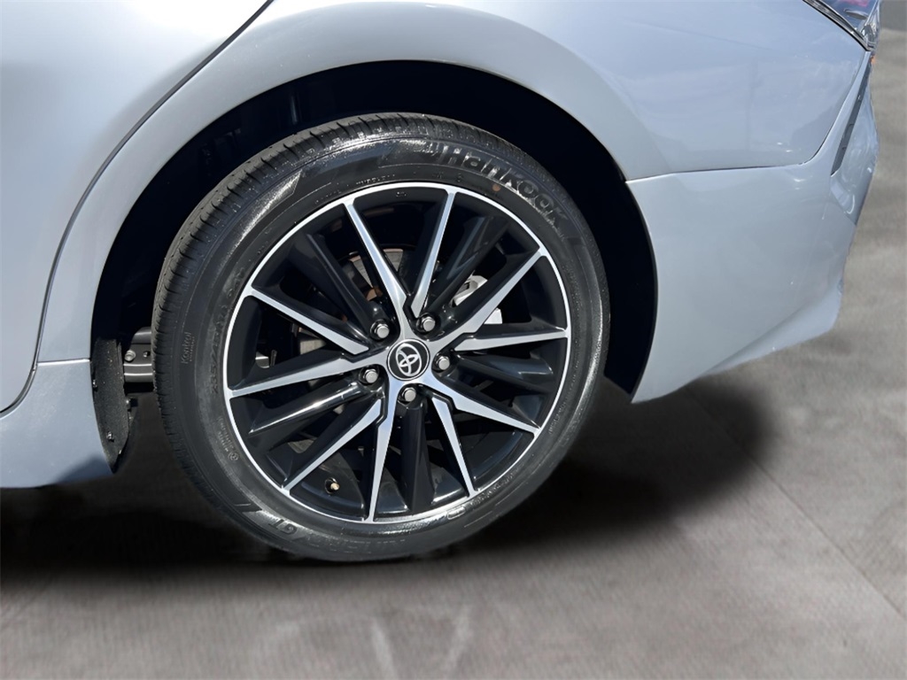 Toyota Camry SE 2023