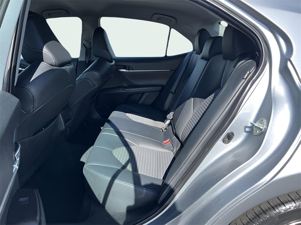 Toyota Camry SE 2023