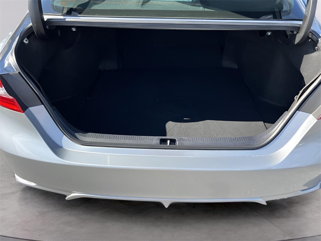 Toyota Camry SE 2023