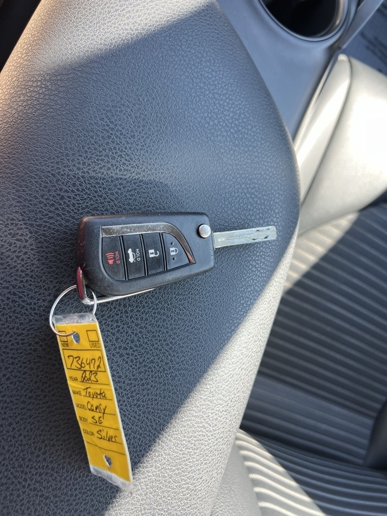 Toyota Camry SE 2023