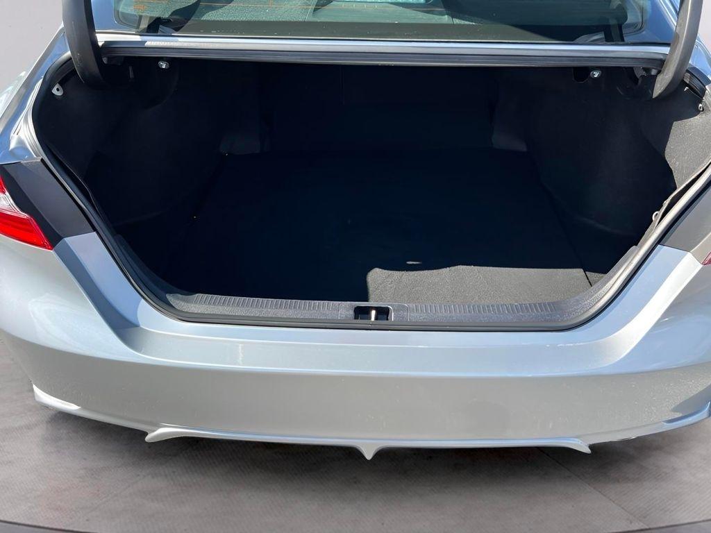 Toyota Camry SE 2023