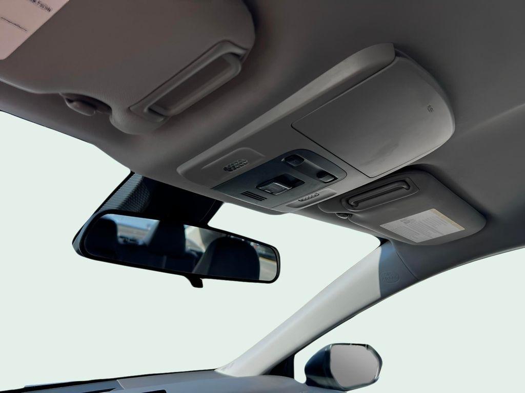 Toyota Camry SE 2023