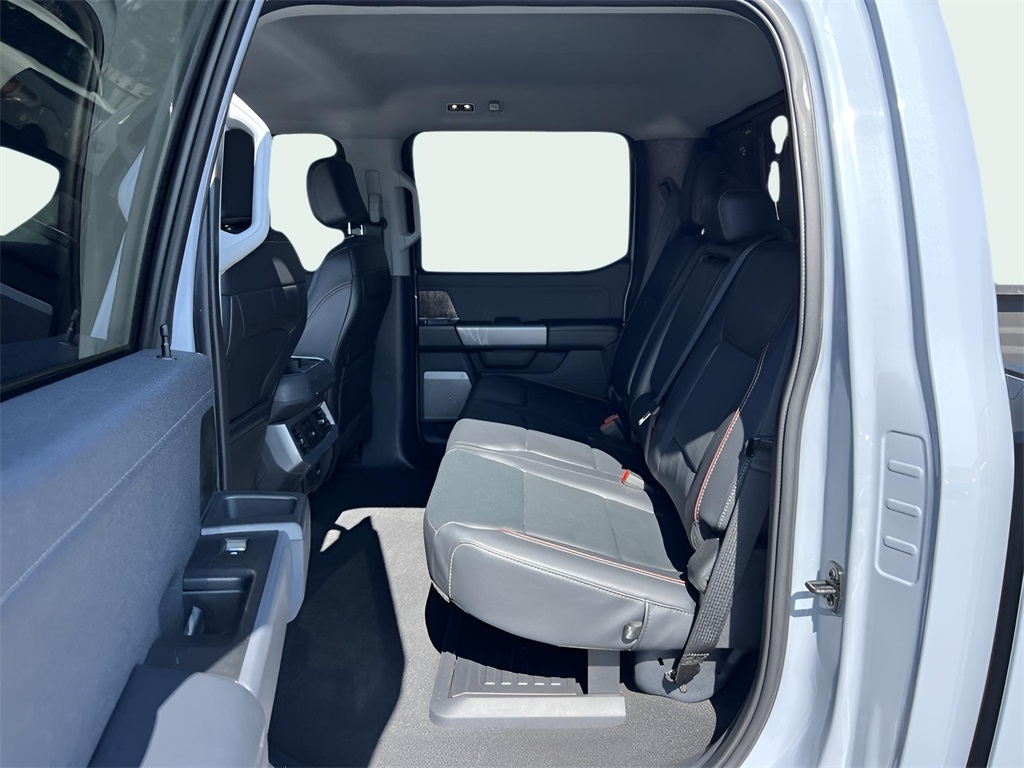 Ford F-250 SD Lariat Crew Cab 4WD 2024