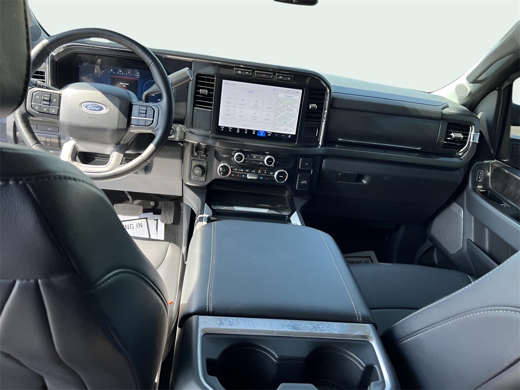 Ford F-250 SD Lariat Crew Cab 4WD 2024