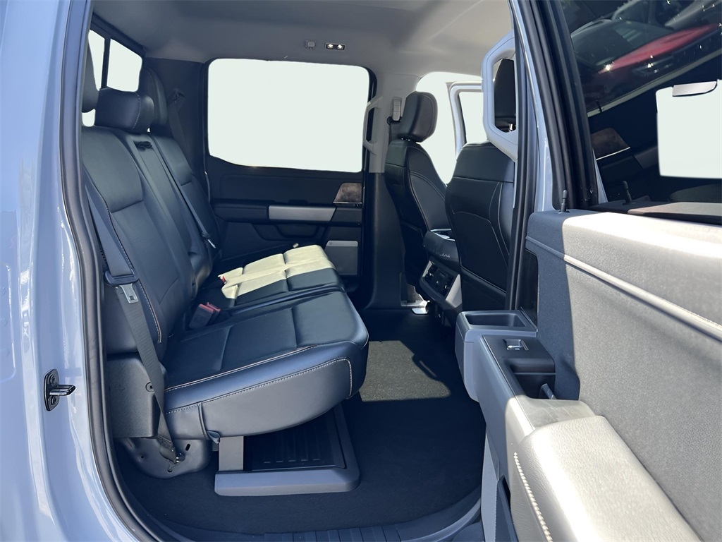 Ford F-250 SD Lariat Crew Cab 4WD 2024