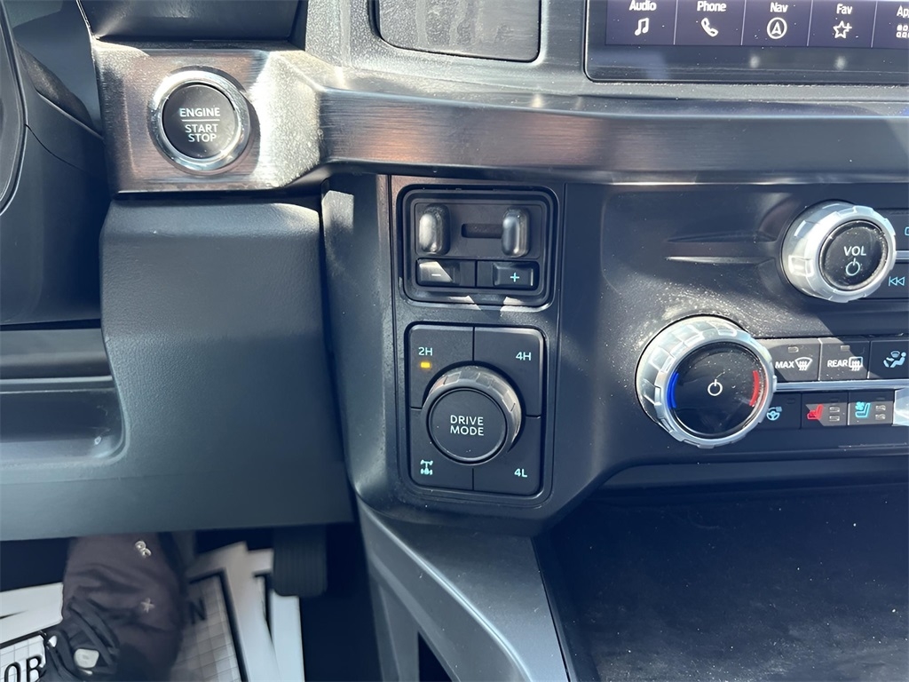 Ford F-250 SD Lariat Crew Cab 4WD 2024