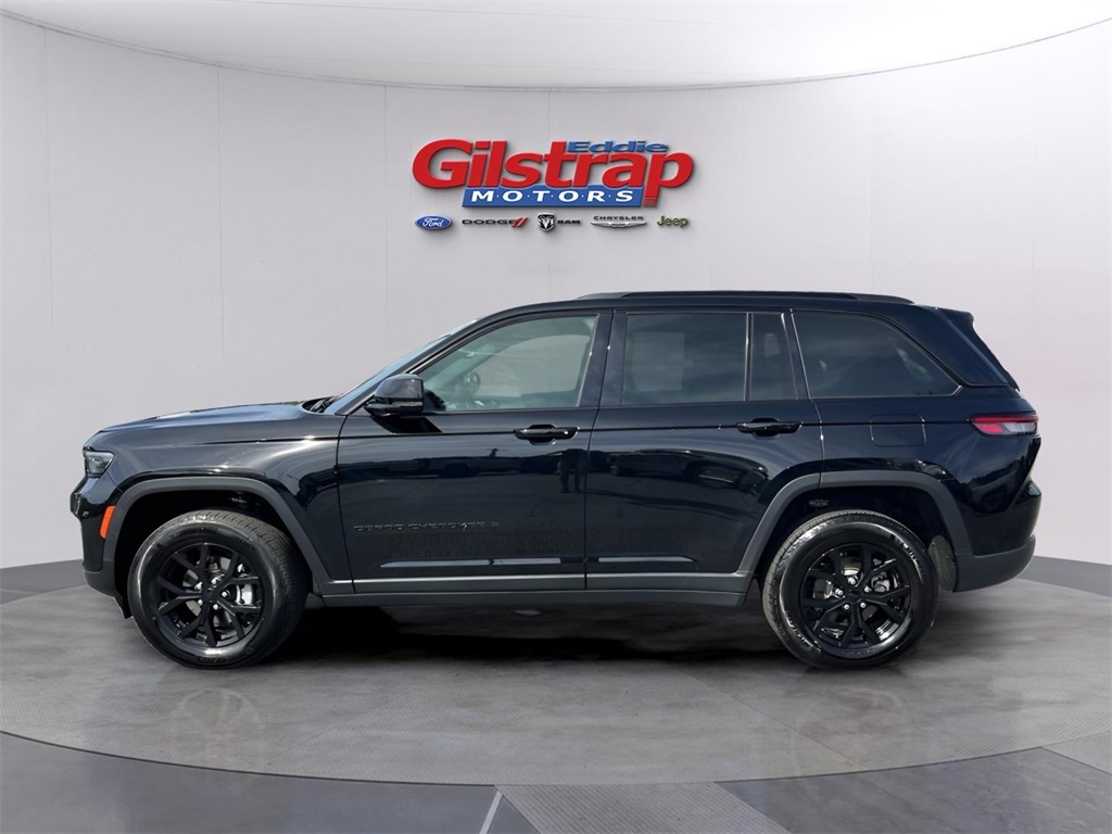 Jeep Grand Cherokee Laredo 4WD 2024