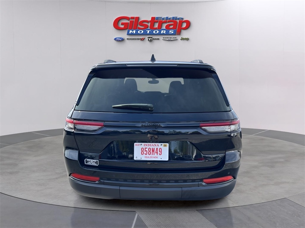 Jeep Grand Cherokee Laredo 4WD 2024