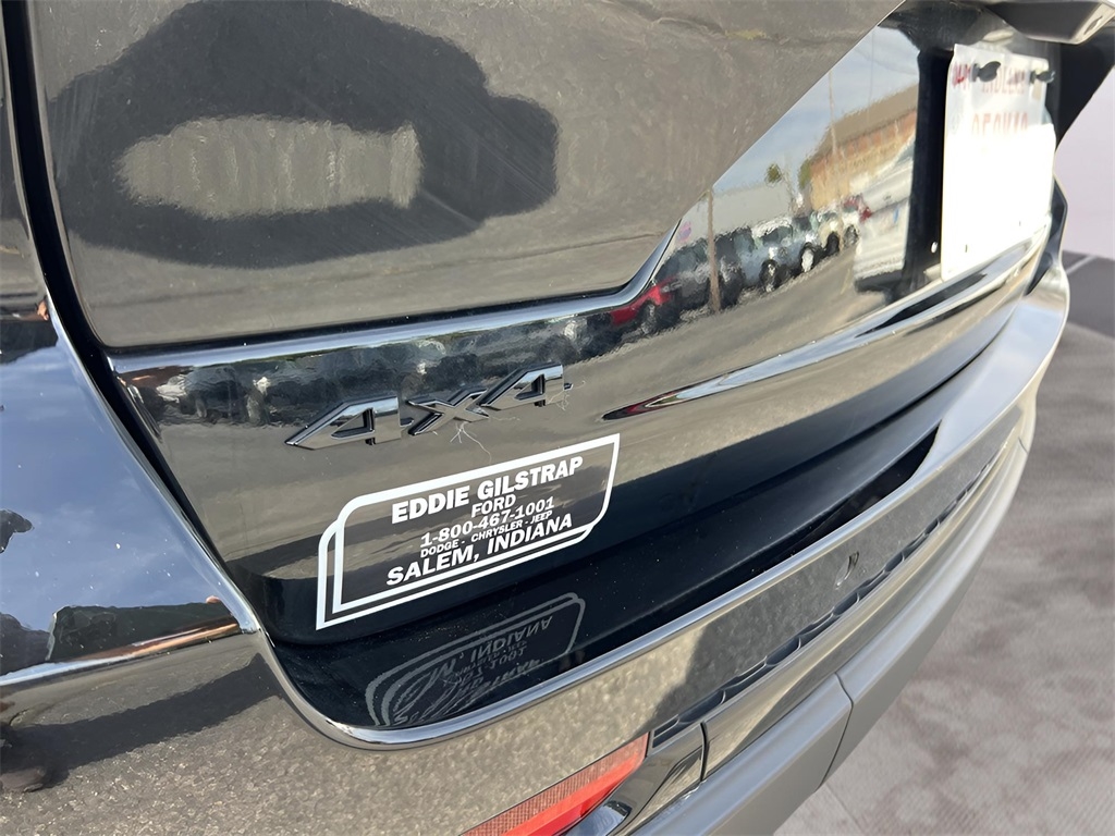 Jeep Grand Cherokee Laredo 4WD 2024