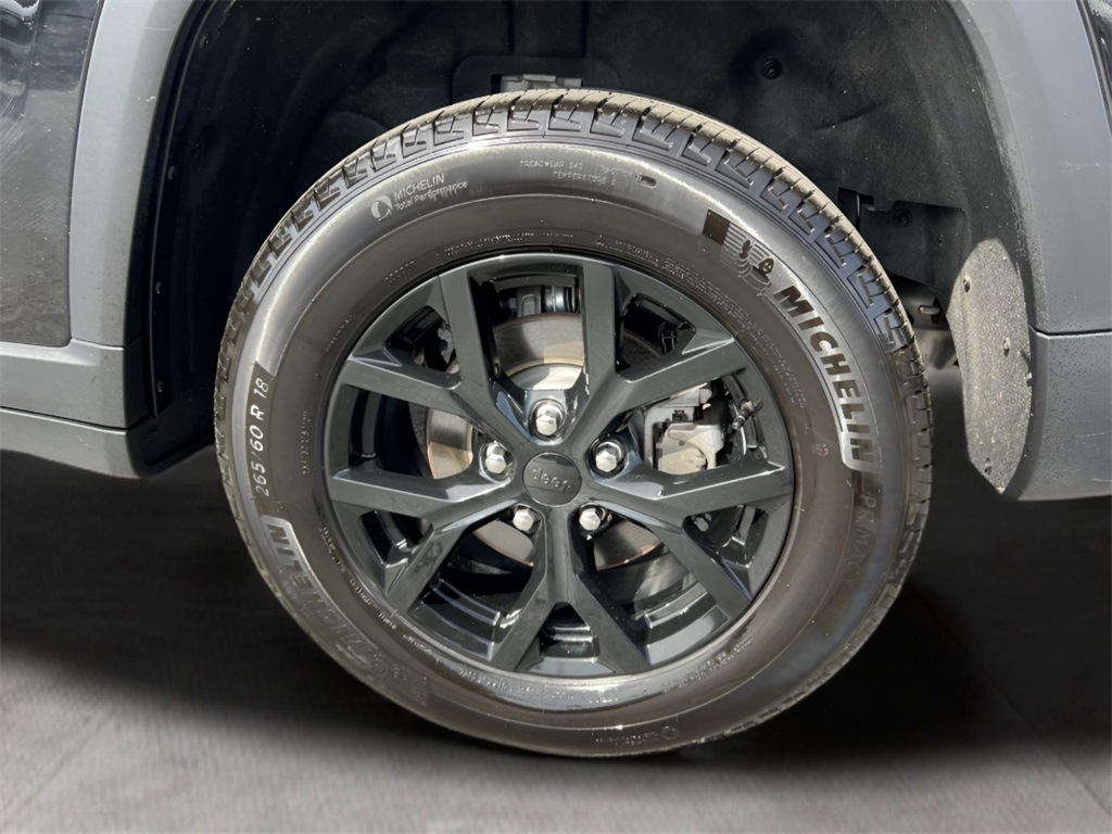 Jeep Grand Cherokee Laredo 4WD 2024