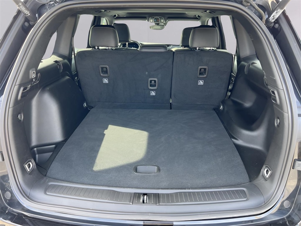 Jeep Grand Cherokee Laredo 4WD 2024