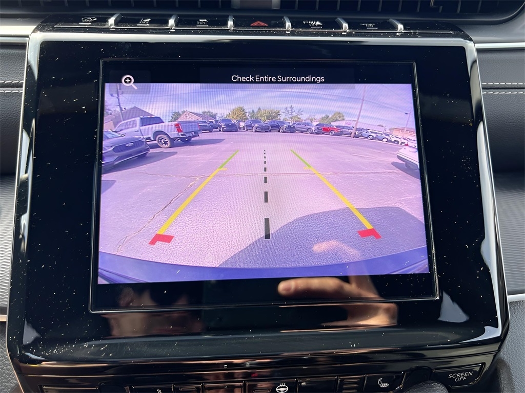 Jeep Grand Cherokee Laredo 4WD 2024