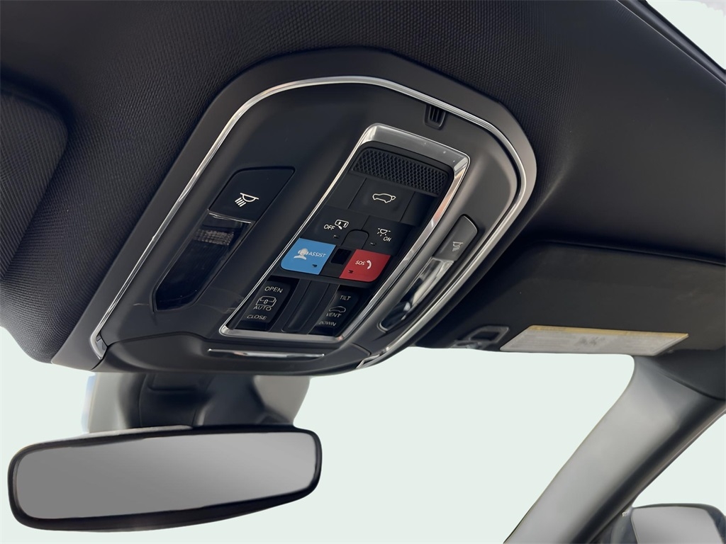 Jeep Grand Cherokee Laredo 4WD 2024