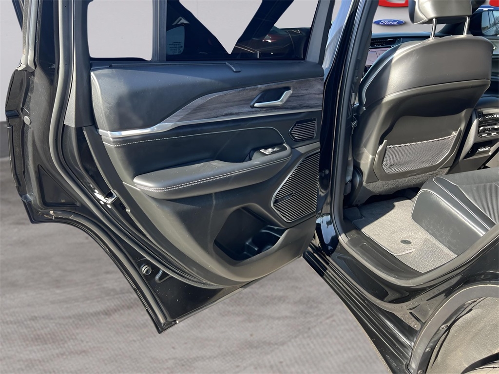 Jeep Grand Cherokee Overland 4WD 2022