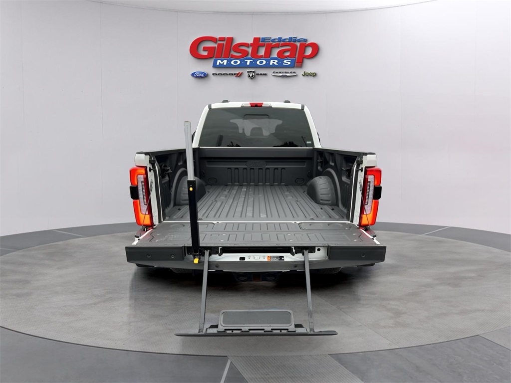 Ford F-250 SD XL Crew Cab 4WD 2023