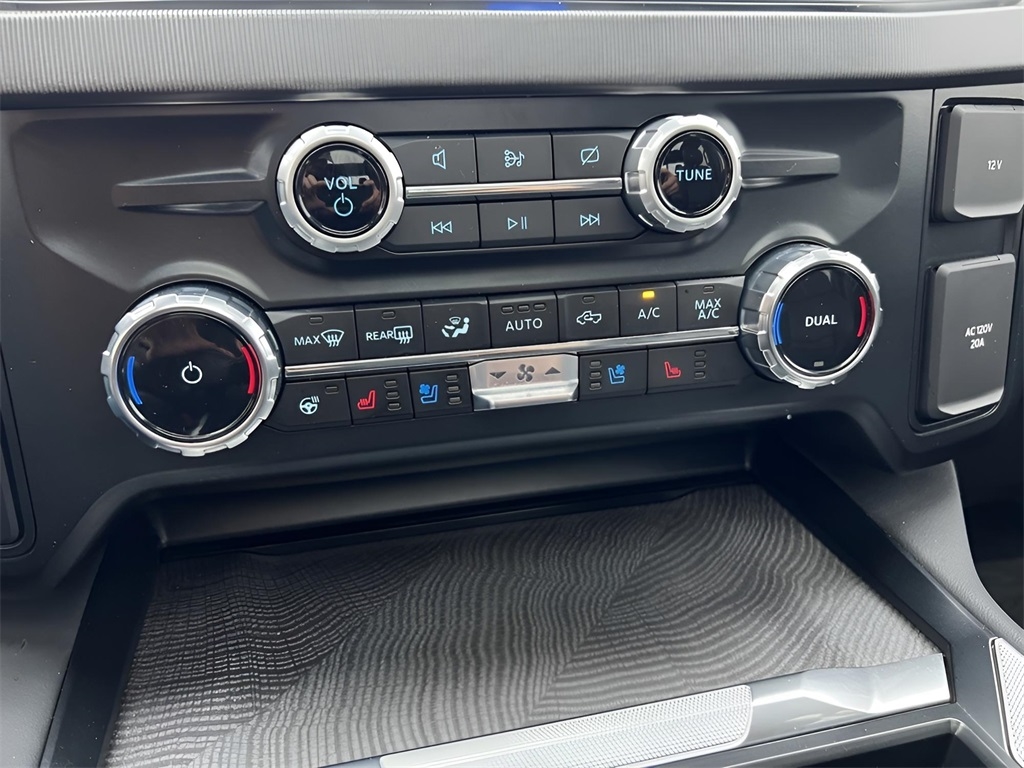 Ford F-250 SD XL Crew Cab 4WD 2023