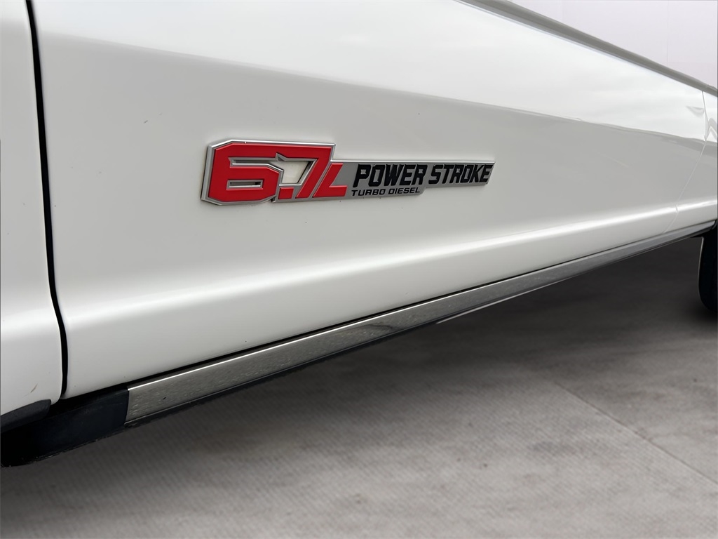 Ford F-250 SD XL Crew Cab 4WD 2023