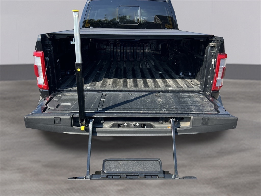 Ford F-150 Lariat SuperCrew 5.5-ft. Bed 4WD 2023 Ford F-150 Lariat SuperCrew 5.5-ft. Bed 4WD 2023
