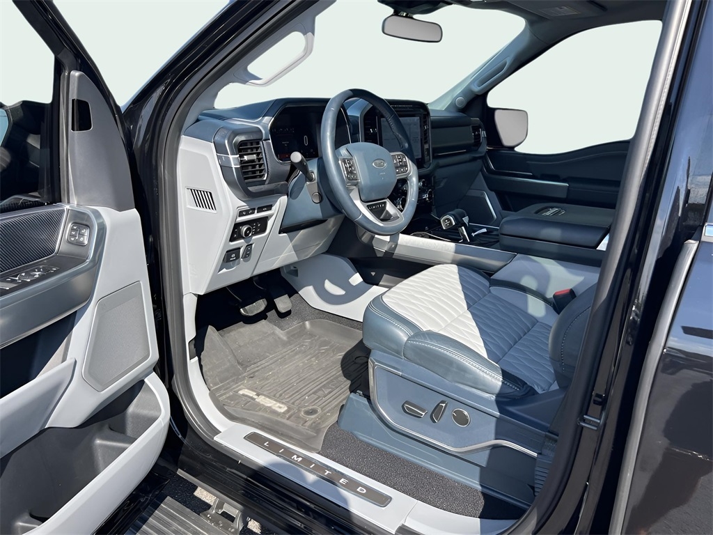 Ford F-150 Lariat SuperCrew 5.5-ft. Bed 4WD 2023 Ford F-150 Lariat SuperCrew 5.5-ft. Bed 4WD 2023