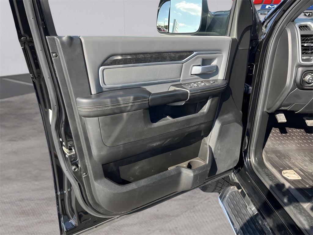 RAM 2500 SLT Mega Cab 4WD 2022 RAM 2500 SLT Mega Cab 4WD 2022