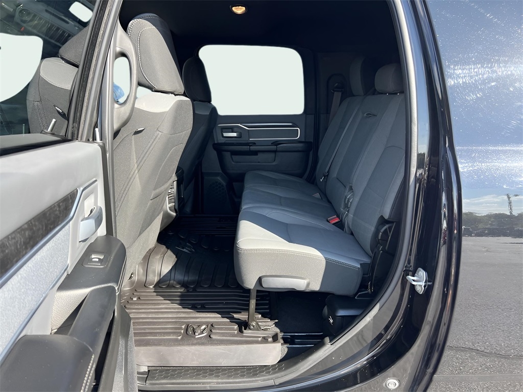 RAM 2500 SLT Mega Cab 4WD 2022 RAM 2500 SLT Mega Cab 4WD 2022